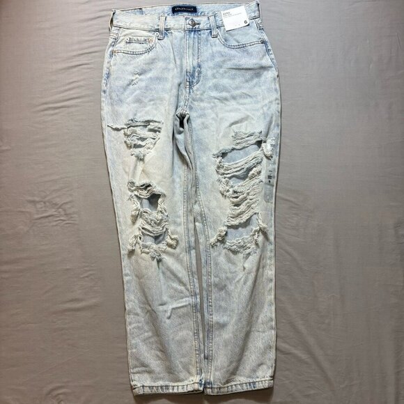 Brand New Aeropostale Size 6 Light Wash “Mom Jeans” - Picture 1 of 8